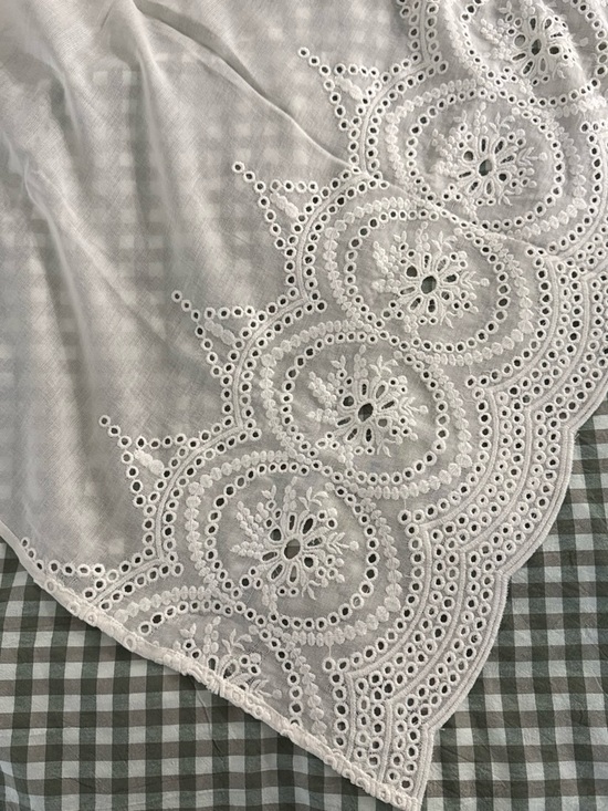 GAP Accessories - GAP White Eyelet Embroidered Scalloped Scarf